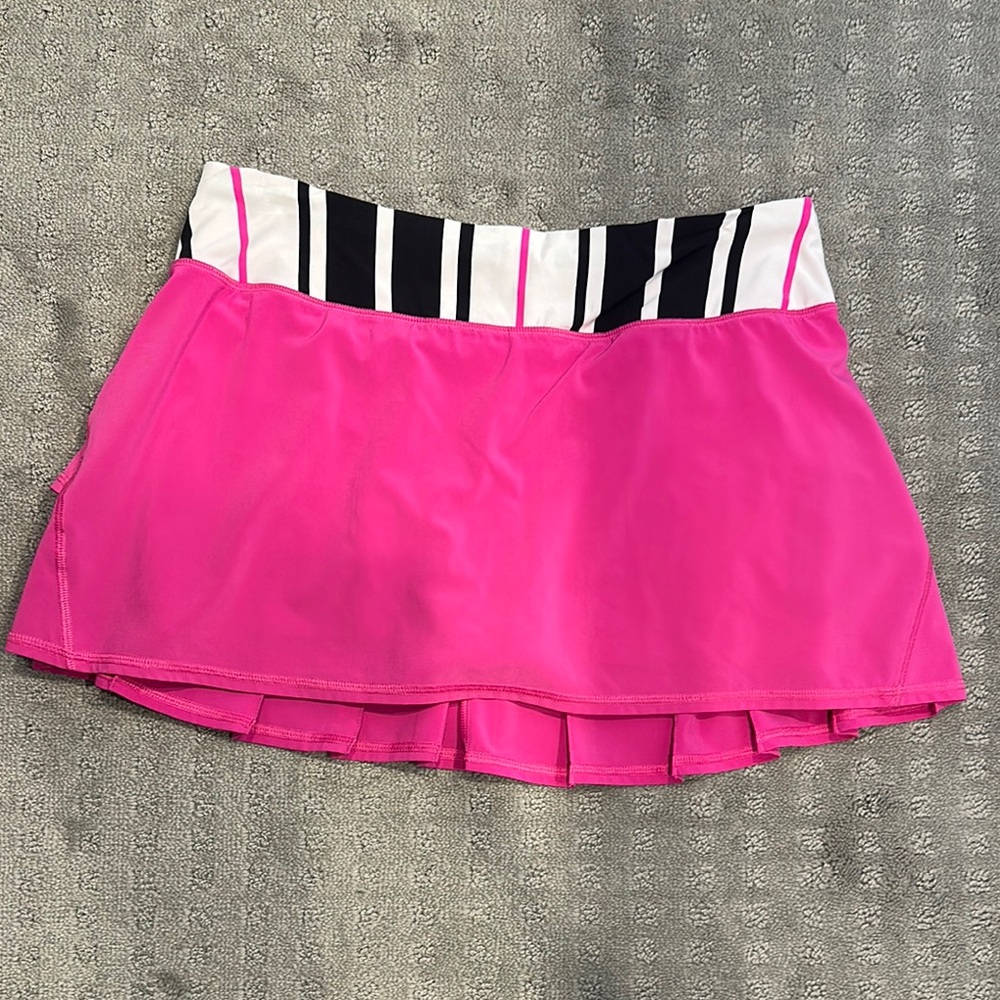 Lululemon mid rise tennis skirt